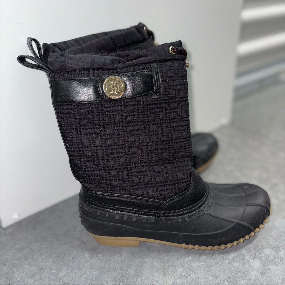 Tommy Hilfiger Black Winter Rain Boots with Geometric Design